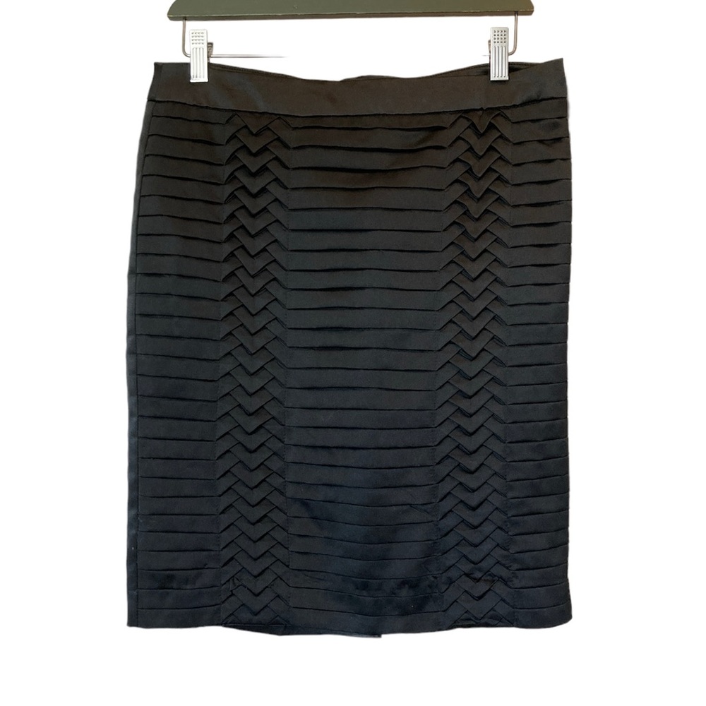 WD NY Pencil Skirt Geometric Tucks Detail in Front Lined Back Slit Black Size 6